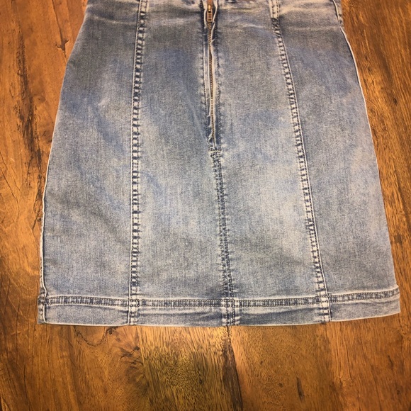 FREE PEOPLE /NEVER WORN Denim Mini Skirt, Size 4 - Picture 6 of 6